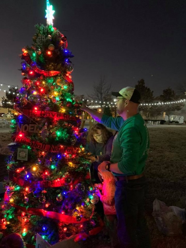 RowlettChristmasTree-CtR-2